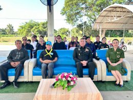 ร่วมให้การต้อนรับคณะจาก กรมทหารราบที่ 7 นำโดย พันเอกยอดชาย พวงวรินทร์ ผู้บังคับการกรมทหารราบที่ 7 และคุณชวนขวัญ พวงวรินทร์ ประธานสมาคมแม่บ้านทหารราบ กรมทหารราบที่ 7 ที่ได้นำผ้าห่มมามอบให้กับผู้สูงอายุ ผู้ยากไร้ กลุ่มเปราะบาง ตามโครงการมอบความอุ่นกายส่งควา