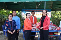 มอบปฏิทินปี 2567และมอบอาหารและเครื่องดื่มแก่ผู้ปฏิบัติหน้าที่ตั้งด่านป้องกันและลดอุบัติเหตุทางถนนช่วงเทศกาลปีใหม่