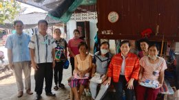 ทำกิจกรรมรดน้ำดำหัวผู้สูงอายุในเขตพื้นที่เทศบาลตำบลท่าเชียงทองตามโครงการจัดงานประเพณีรดน้ำดำหัวผู้สูงอายุ ประจำปี2567