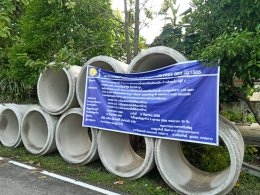 ลงพื้นที่ตรวจเยี่ยมโครงการก่อสร้างระบบระบายน้ำ ด้วยการวางท่อระบายน้ำคอนกรีตเสริมเหล็ก หมู่ที่ 4 บ้านสันมะโก ตำบลบ้านแป้น อำเภอเมือง จังหวัดลำพูน