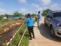 ลงพื้นที่ติดเทปกั้นพื้นที่เขตอันตรายเพื่อป้องกันการเกิดอุบัติเหตุ เนื่องจากมีการจัดทำ โครงการ จ้างเหมา ซ่อมแซมดาดคอนกรีต คลองส่งน้ำ โรงสูบน้ำพลังไฟฟ้า หมู่ 2 บ้านสันมะกรูด 