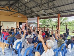 ลงพื้นที่เข้าร่วมประชุมประชาคมระดับหมู่บ้านเพื่อหารือและขอมติความเห็นชอบในการดำเนินการโครงการก่อสร้างระบบประปาขนาดใหญ่ หมู่ที่ บ้านแม่ทาหลง - ท่าศาลา