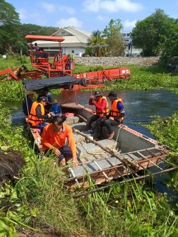 กิจกรรมจิตอาสาเดินหน้ากำจัดผักตบชวาและวัชพืชทางน้ำ ในลำน้ำแม่กวง (บริเวณ ด้านหลังโรงเรียนเฉลิมพระเกียรติ 48 พรรษา ในพระราชูปถัมภ์ฯ)
