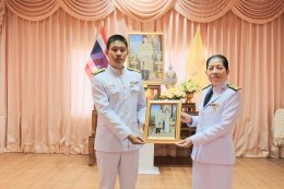 พิธีรับพระราชทานพระบรมฉายาลักษณ์พระบาทสมเด็จพระเจ้าอยู่หัวที่ฉายกับสมเด็จพระนางเจ้าฯ พระบรมราชินี ให้แก่ส่วนราชการสังกัดเทศบาลตำบลท่าเชียงทองและศูนย์พัฒนาเด็กเล็กเทศบาลตำบลท่าเชียงทอง