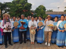 ต้อนรับและเดินขบวน ธรรมยาตราเดินเทศสันตรี (เดิน -เต้ด -สัน-ถี) ตามวิถีครูบาสู่บุคคลสำคัญของโลก