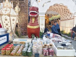 ร่วมการจัดแสดงผลิตภัณฑ์ OTOP และของดีอำเภอ (อำเภอเมืองลำพูน) 