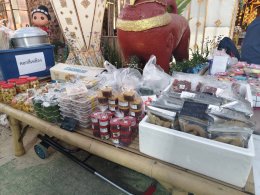 ร่วมการจัดแสดงผลิตภัณฑ์ OTOP และของดีอำเภอ (อำเภอเมืองลำพูน) 