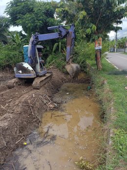  ลงพื้นที่ติดตามโครงการวางท่อระบายน้ำบริเวณ หมู่ที่ 4 บ้านสันมะโก ตำบลบ้านแป้น อำเภอเมือง จังหวัดลำพูน
