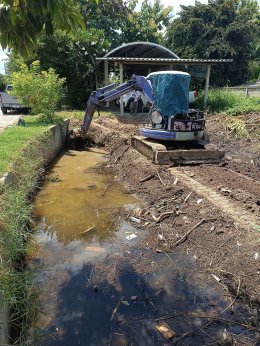  ลงพื้นที่ติดตามโครงการวางท่อระบายน้ำบริเวณ หมู่ที่ 4 บ้านสันมะโก ตำบลบ้านแป้น อำเภอเมือง จังหวัดลำพูน