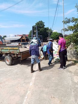 ลงพื้นที่ดำเนินการเคลื่อนย้ายแท่งแบริเออร์ กระสอบทราย เพื่อเปิดสะพานบริเวณ สะพานหน้าวัดอินทขิล สะพานหลังตลาดป่าซาง สะพานกองกู่