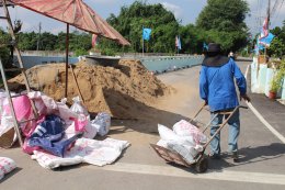 ลงพื้นที่ตรวจเยี่ยมหน้างานซ่อมแซมกำแพงบ้านเรือนราษฎรผู้อยู่อาศัยที่ได้รับผลกระทบและความเสียหายจากน้ำแม่ทาไหลกัดเซาะกำแพงบ้านเรือนราษฎรหมู่ที่ 9