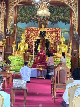 เข้าร่วมพิธีปิดทอง องค์พระประธาน