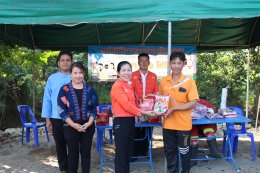 มอบปฏิทินปี 2567และมอบอาหารและเครื่องดื่มแก่ผู้ปฏิบัติหน้าที่ตั้งด่านป้องกันและลดอุบัติเหตุทางถนนช่วงเทศกาลปีใหม่