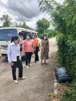 ลงพื้นที่ตรวจสอบขยะที่ตกค้างในบริเวณริมทางสาธารณะในพื้นที่เทศบาลตำบลท่าเชียงทอง