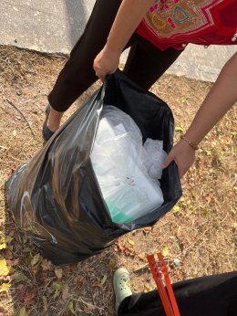  ลงพื้นที่เก็บขยะริมทางเนื่องจากมีผู้ลักลอบทิ้งขยะบริเวณริมทางและที่ทางสาธารณะในเขตพื้นที่เทศบาลตำบลท่าเชียงทอง