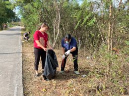  ลงพื้นที่เก็บขยะริมทางเนื่องจากมีผู้ลักลอบทิ้งขยะบริเวณริมทางและที่ทางสาธารณะในเขตพื้นที่เทศบาลตำบลท่าเชียงทอง