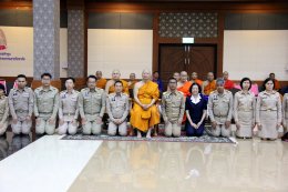 เข้าร่วมรับฟังการปาฐกถา เรื่อง “บทบาทของผู้นำท้องที่ ผู้นำท้องถิ่นต่อโครงการสร้างความปรองดองสมานฉันท์ โดยใช้หลักธรรมทางพระพุทธศาสนา หมู่บ้านรักษาศีล 5 ขยายผลสู่หมู่บ้านศีลธรรม" 