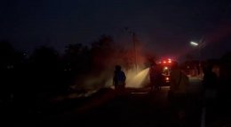 ลงพื้นที่ระงับเหตุเพลิงไหม้หญ้าแห้ง หมู่ที่ 1 บ้านป่าซางน้อย ตำบลบ้านแป้น อำเภอเมืองลำพูน จังหวัดลำพูน