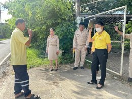 ลงพื้นที่ตรวจสอบขยะที่ตกค้างในบริเวณริมทางสาธารณะในพื้นที่เทศบาลตำบลท่าเชียงทอง