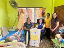 ลงพื้นที่มอบผ้าอ้อมผู้ใหญ่ ตามโครงการสนับสนุนผ้าอ้อมผู้ใหญ่สำหรับบุคคลที่มีภาวะพึ่งพิง และบุคคลที่มีภาวะปัญหาการกลั้นปัสสาวะหรืออุจจาระไม่ได้ ปีงบประมาณ 2567