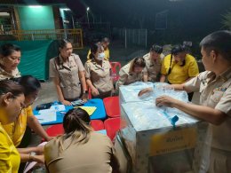 ดำเนินการรับมอบหีบบัตรเลือกตั้งและวัสดุอุปกรณ์ในการเลือกตั้ง และรวมผลการนับคะแนน