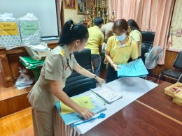ดำเนินการรับมอบหีบบัตรเลือกตั้งและวัสดุอุปกรณ์ในการเลือกตั้ง และรวมผลการนับคะแนน
