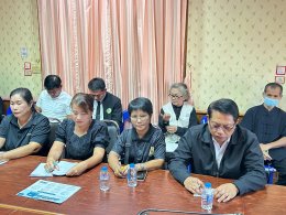 ร่วมยืนสงบนิ่งถวายอาลัยก่อนเริ่มประชุมจัดเตรียมงานประเพณียี่เป็ง ประจำปี พ.ศ. 2568