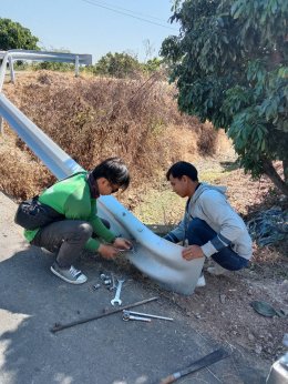 ลงพื้นที่ติดตั้งราวเหล็กกั้นถนนเพิ่มเติม หมู่ที่ 4 บ้านสันมะโก หมู่ที่ 9 ท่าศาลา - แม่ทาหลง