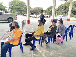 ดำเนินการจ่ายเงินเยียวยาค่าล้างดินโคลน แก่ประชาชนผู้ประสบอุทกภัย ในเขตเทศบาลตำบลท่าเชียงทอง