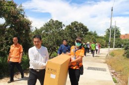 ลงพื้นที่มอบรถเข็นนั่งคนพิการ
