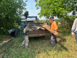 ลงพื้นที่ตรวจสอบบ้านพักพนักงานดูแลสถานีสูบน้ำ จากเหตุได้รับแจ้งมีการลักขโมยสิ่งของสถานีสูบน้ำ หมู่ที่ 2 บ้านสันมะกรูด