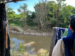 ร่วมลงพื้นที่สำรวจความเสียหายและเยี่ยมผู้ได้รับผลกระทบจากลำน้ำทาไหลกัดเซาะกำแพงบ้านเรือนราษฎร