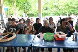 ส่งเสริมอาชีพการทำดอกไม้จันทร์และพวงหรีด หมู่ที่ 1 บ้านป่าซางน้อย