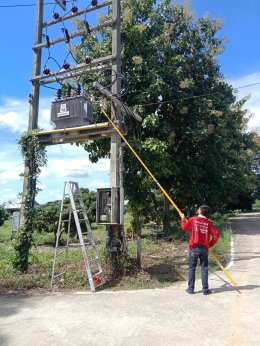 ลงพื้นที่ดำเนินการซ่อมแซมไฟฟ้าส่องสว่างสถานีสูบน้ำและไฟกิ่ง