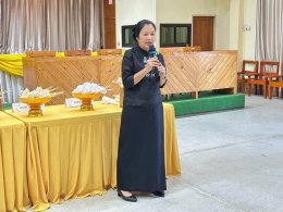 เข้าร่วมโครงการประดิษฐ์ดอกไม้จันทน์