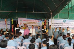 ลงพื้นที่ ติดอาวุธด้านสาธารณสุข หรือ ส่งมอบกระเป๋าพยาบาล พร้อมหน้ากากอนามัย เเละอุปกรณ์ที่จำเป็นให้กับ เครือข่ายอาสาสมัครสาธารณสุขประจำหมู่บ้าน (อสม.)