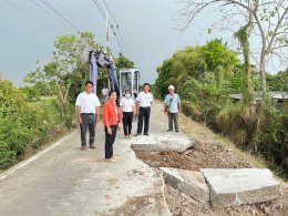 ลงพื้นที่ตรวจเยี่ยมหน้างานโครงการซ่อมแซมถนนคอนกรีตเสริมเหล็ก ถนนสายบ้านป่าซางน้อยหมู่ 1 - บ้านท่าศาลาหมู่ 9