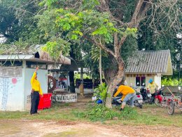 จัด"กิจกรรมปรับปรุงภูมิทัศน์ ตัดกิ่งไม้ที่บดบังทัศนะวิสัย จุดเสี่ยงอุบัติเหตุ ในเขตพื้นที่เทศบาลตำบลท่าเชียงทอง"