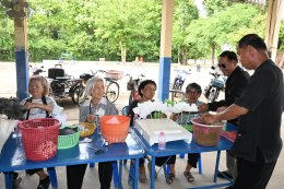 ส่งเสริมอาชีพการทำดอกไม้จันทร์และพวงหรีด หมู่ที่ 1 บ้านป่าซางน้อย