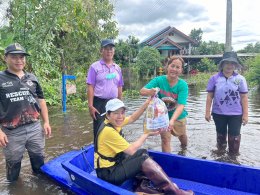 ลงพื้นที่มอบถุงยังชีพช่วยเหลือผู้ประสบอุทกภัยและให้กำลังใจผู้ประสบภัยในเขตพื้นที่