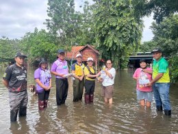 ลงพื้นที่มอบถุงยังชีพช่วยเหลือผู้ประสบอุทกภัยและให้กำลังใจผู้ประสบภัยในเขตพื้นที่