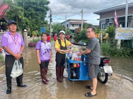 ลงพื้นที่มอบถุงยังชีพช่วยเหลือผู้ประสบอุทกภัยและให้กำลังใจผู้ประสบภัยในเขตพื้นที่