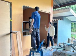 ลงพื้นที่ตรวจเยี่ยมหน้างานโครงการปรับปรุงซ่อมแซมอาคารจัดเก็บอุปกรณ์ภายในหมู่บ้าน หมู่ที่ 9