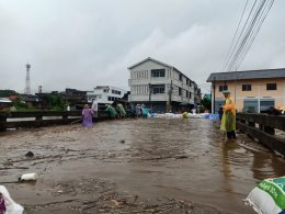 ลงพื้นที่ติดตามสถานการณ์น้ำในแม่น้ำกวง ลำน้ำทา เนื่องจากเกิดสถานการณ์อุทกภัยจากฝนตกหนักถึงหนักมากในพื้นที่