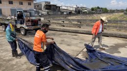 ลงพื้นที่ดำเนินการเคลื่อนย้ายแท่งแบริเออร์ กระสอบทราย เพื่อเปิดสะพานบริเวณ สะพานหน้าวัดอินทขิล สะพานหลังตลาดป่าซาง สะพานกองกู่