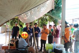 ลงพื้นที่มอบรถเข็นนั่งคนพิการ