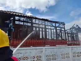  ออกเหตุดับไฟไหม้บ้านเรือนประชาชน เขตพื้นที่เทศบาลตำบลป่าซาง