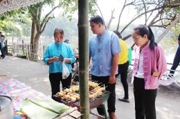 เข้าร่วมพิธีเปิด กาดชุมชนวิถีคนยอง ตำบลหนองยวง อำเภอเวียงหนองล่อง จังหวัดลำพูน