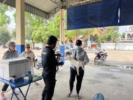  ออกให้บริการฉีดวัคซีนป้องกันโรคพิษสุนัขบ้าให้แก่สุนัขและแมว