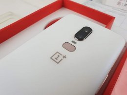 ขาย/แลก Oneplus 6 8/128 White ศูนย์ไทย สภาพสวยมาก แท้ ครบยกกล่อง ประกันศูนย์ยาวเพียง 11,900 บาท